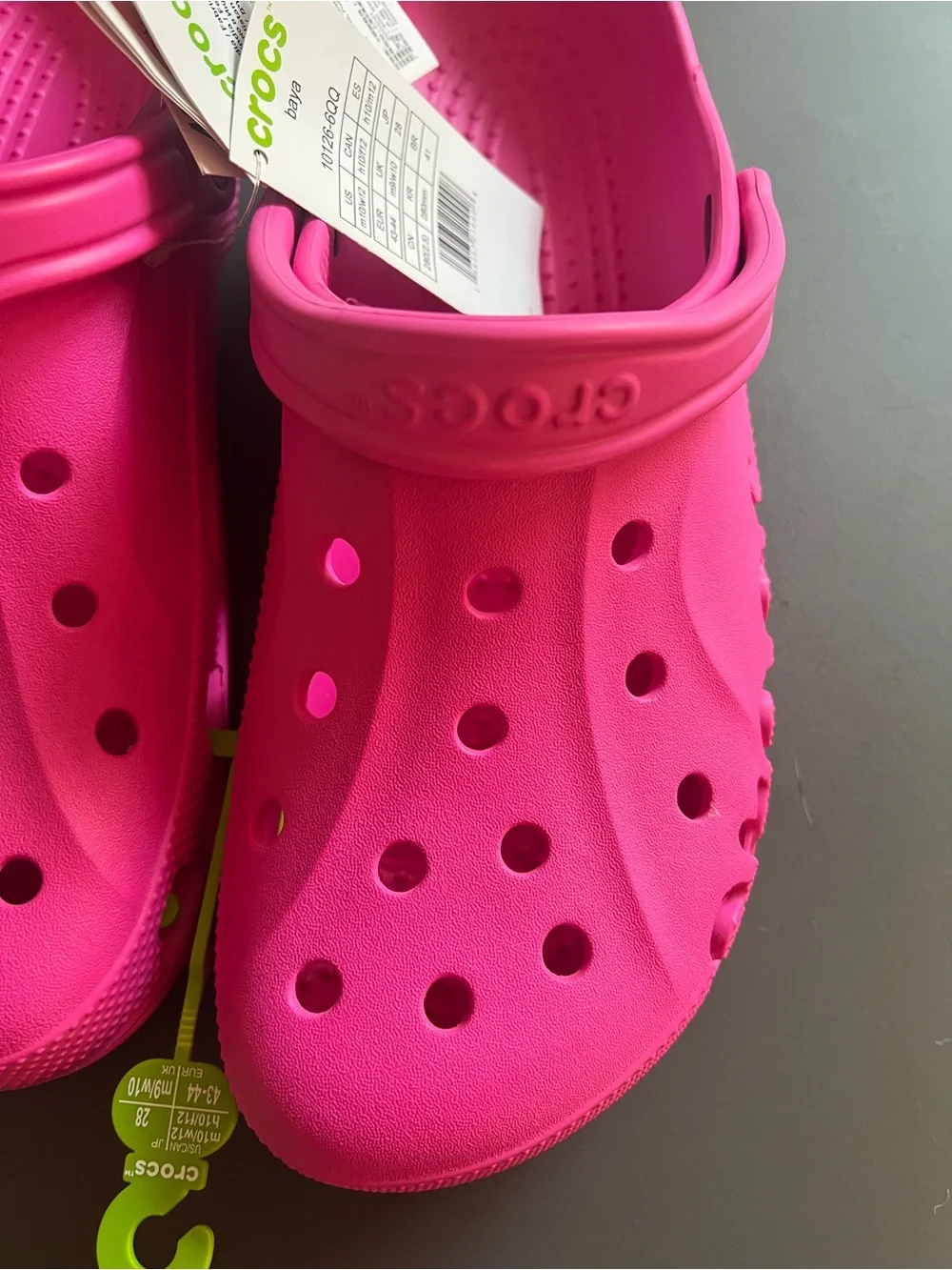 CROCS Classic Clog in Hot Pink